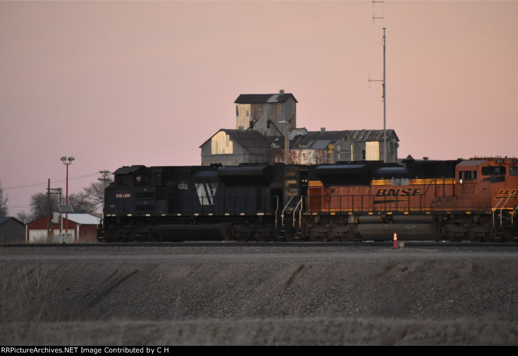 MRL 4302/BNSF 8517